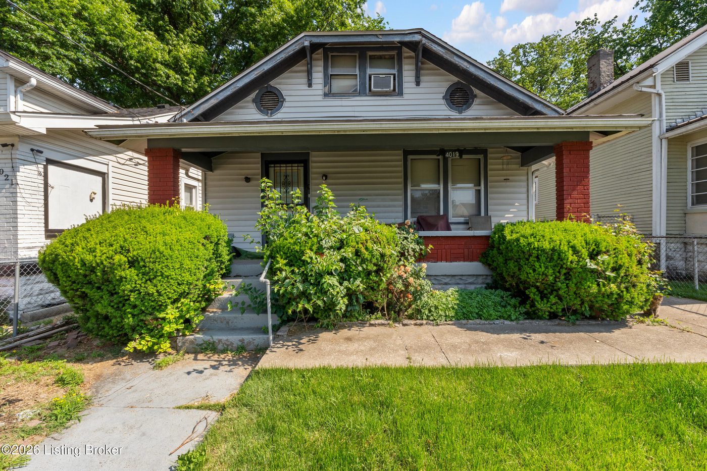 Front exterior daytime
